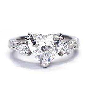 [Sakae] Pt900 Diamond 2,010CT 0,75CT Форма сердца D vs2 Дизайн кольцо кольцо платиновые роскошные украшения