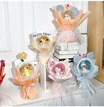 21種手提げ袋付き 人形の花束 ぬいぐるみ 記念日 プレゼント お祝い クリスマスプレゼント フラワー 彼女 花束 誕生日 可愛い S型_画像2