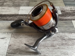 中古品 ダイワ DAIWA 11 フリームス FREAMS 4000 釣り フィッシング リール ライン スピニングリール 釣具 サーフ 投げ釣り ぶっ込み