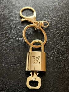  Louis Vuitton katena юг столица таблеток ключ 301 ключ 1 шт. есть кольцо для ключей есть 
