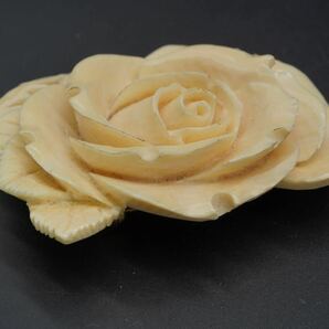 【308】バラ 彫刻 ブローチ ヴィンテージ ビンテージ 薔薇 TIA の画像3