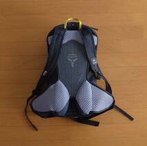 deuter ドイター リュック RACE AIR 10リットル 即決あり！_画像2