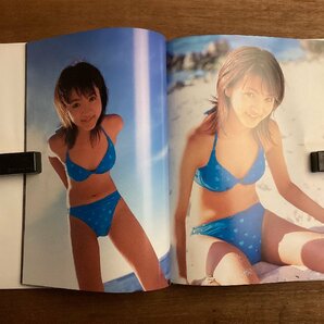 BB-8696■送料込■HIKARI写真集 満島ひかり 撮影 桜井仁 グラビア 水着 女性 美人 本 写真 本 初版 印刷物 2002年7月 ●サイン入り/くOKらの画像9