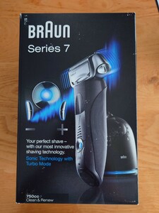 ☆BRAUN シリーズ7 　series7 シェーバー　洗浄機　保護ケース付属　美品☆