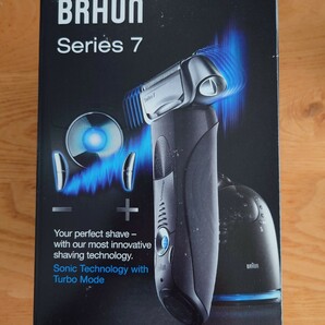 ☆BRAUN シリーズ7  series7 シェーバー 洗浄機 保護ケース付属 美品☆の画像1