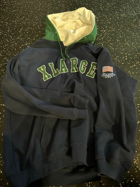 XLARGE フーディー