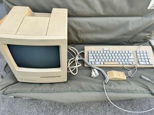 Apple Macintosh Classic ii + Apple Keyboard 