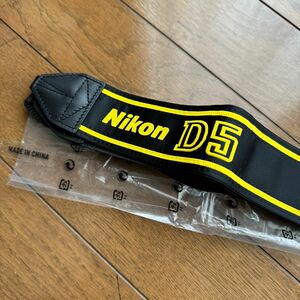 ニコン D5付属のストラップ イエロー ブラック