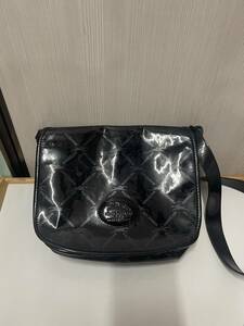 Longchamp ロンシャンエナメル革ショルダーバッグ 黒