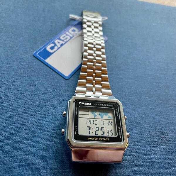 カシオ　デジタル腕時計　（新品）海外モデル　レトロデザイン　ワールドタイム