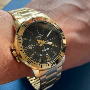 カシオ　アナログ腕時計　国内未発売　新品　ラグ幅22mm ゴールドビッグフェイス