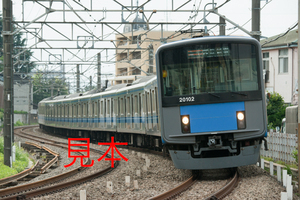 鉄道写真データ（JPEG）、00885169、20000系（20102F）、西武鉄道新宿線、小平〜花小金井、2017.06.22、（7360×4912）