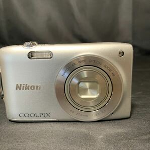 Nikon COOLPIX S3300 シルバー コンパクトデジタルカメラ 本体のみ 動作未確認 ニコン クールピクス デジカメ の画像2