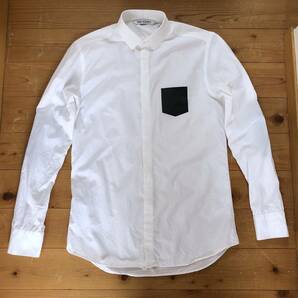 ★NEIL BARRETT/ニールバレット メンズホワイトシャツ 長袖 白:デザインプリントの画像1