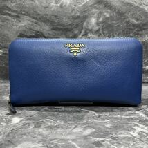 【美品】 PRADA プラダ メンズ ビジネス 長財布 ラウンドファスナー 型押し 金ロゴ サフィアーノ 本革 レザー 青 ブルー 大容量 レディース_画像2