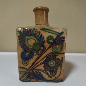 イスラム　陶器 草花文 角瓶 花瓶 フラワーベース 　古ペルシャ カジャール　Qajar ceramic　イズニク陶器　IZNIK 　人物画　アンティーク