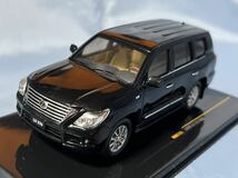 イクソ製　　レクサス　LX 570 (2009年) 黒　　　　　　1/43_画像2