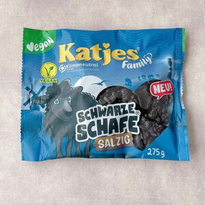 Katjes 【日本未販売】Schwarze Schafe salzig カッチェス　黒いグミ　不味いグミ　リコリス