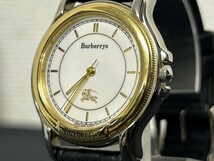 A2　Burberrys　バーバリー　5530-F52312　メンズ腕時計　ブランド腕時計　箱、ケース付　白文字盤　クオーツ　現状品_画像4