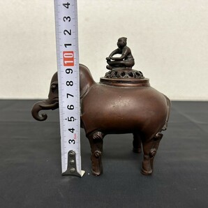 時代物 A3 金工 元晴 作 在銘 人物騎象香炉 香道具 高さ約12㎝ 約890g 金属工芸品 骨董品 現状品の画像10