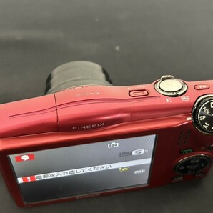 A3 FUJIFILM 富士フィルム Fine Pix F820EXR コンパクトデジタルカメラ 通電確認済み レッドカラー 現状品の画像3