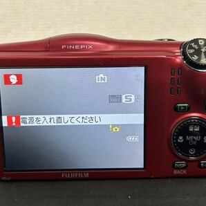 A3 FUJIFILM 富士フィルム Fine Pix F820EXR コンパクトデジタルカメラ 通電確認済み レッドカラー 現状品の画像4