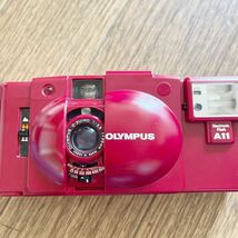 OLYMPUS　オリンパス　XA 2　レッド/赤・フラッシュ A11　コンパクトフィルムカメラ_画像2