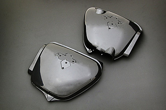 N146-1002　CB750K1-K6 サイドカバー (左側)