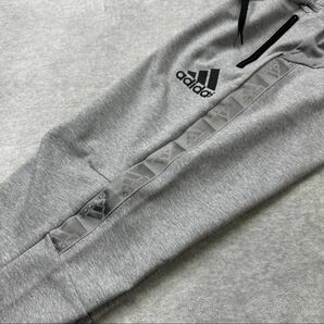 格安送料 Mサイズ 新品 adidas アディダス トラックパンツ ジョガーパンツ ボトムス ジャージ スウェット グレー 灰色 H28789の画像4