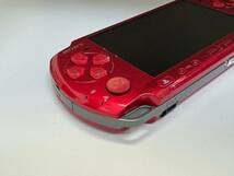 【KM106】中古 SONY PSP3000 レッド 赤 本体 プレイステーションポータブル 充電器なし 動作未確認 ディズニー ミッキーケース付き ゲーム_画像3