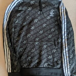 adidas Originals アディダス パーカー 黒　総柄　Ｍ