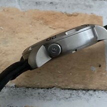 ◆稼働品◆良品◆ VICTORINOX ビクトリノックス Swiss Army 黒文字盤 メンズ腕時計 _画像2