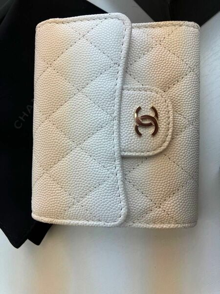 CHANEL キャビアスキン 三つ折り財布