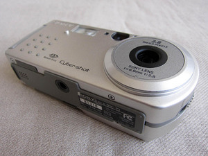 DSC-P3 単焦点カメラ ソニーサイバーショット