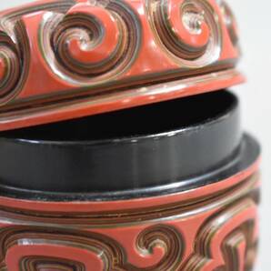 【英】A1018 在銘 堆朱倶利紋茶器 日本美術 茶道具 漆器 彫漆 茶入 棗 是栄 骨董品 美術品 古美術 時代品の画像6