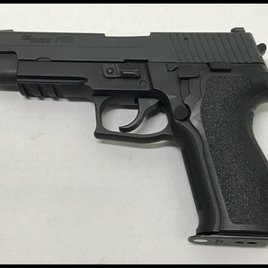 カメ) 東京マルイ ガスブローバック SIG SAUER P226 E2 4952839142481 付属品付きの画像2