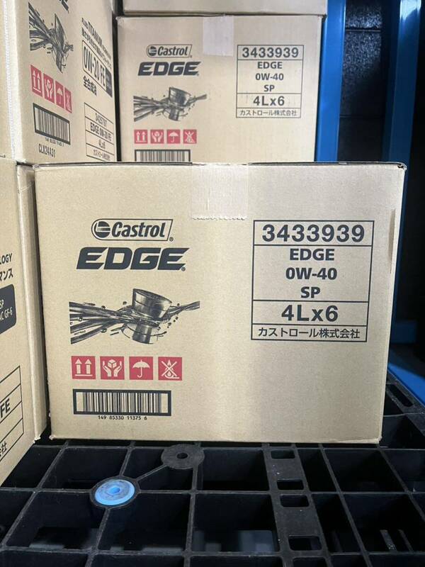 全国送料無料！！カストロール エッジ チタニウム 0w40 4Lワンケース EDGE TITANIUM 6 缶入り 全合成油 チタン