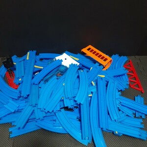  Junk large amount rail * direct line * bending line *1/2 direct line * signal machine * garage * Mini . legs * Stop rail * bending line slope rail * Point * Plarail 