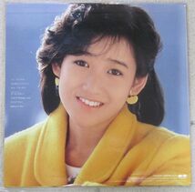 ♪ ほぼ新品 再生1回のみ！岡田有希子『贈りもの』LPレコード、アナログ盤／アイドル_画像9