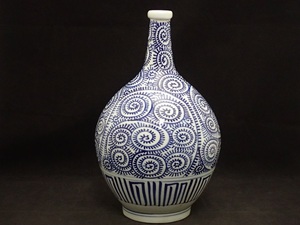 A81* free shipping!! old Imari blue and white ceramics . Tang . writing large sake bottle height approximately 36cm old fine art old .(120)