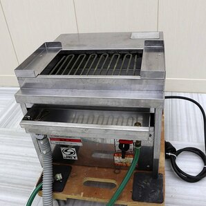 電気グリラー 卓上型 ヒゴグリラー 本格焼き鳥機器 電気炭焼 うなぎ蒲焼 単相200V 小型 P-4 備長炭 4Kw-1の画像1