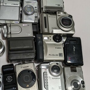 Canon FUJIFILM SONY victor Lumix CASIO OPTIO OLYMPUS MINOLTA Pentax Polaroid  NIKON コンパクトデジタルカメラ デジカメ 合計40個の画像2