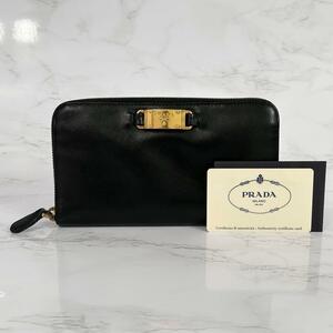 《大特価！》 プラダ PRADA 長財布 二つ折り財布 サフィアーノ ロゴ金具 ブラック　3-24774