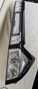 【美品】TOYOTA タンク トール ジャスティ カスタム 右テールランプ KOITO 220-69045