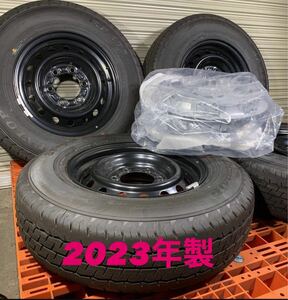 新車外し トヨタ TOYOTA ハイエース200系 純正タイヤホイール 2023年製 ダンロップ SP175N 195/80R15 LT ホイールキャップ付き 4本セット