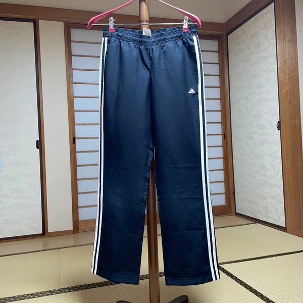 ★★ adidas レディース　パンツ　L ★★ ※たたみジワあり　　★美品★