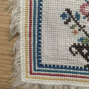 北欧雑貨!スウェーデン、ヴィンテージ、ハンドメイド刺繍ドイリー 、北欧伝統刺繍 #19 民族衣装 花模様 テーブルクロス クロスステッチの画像9