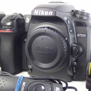 送料無料!! Nikon D7500 ニコン ボディ 完動 美品 人気 DX APS-C シャッター13回のみ デジタル 一眼レフ カメラ 箱入 DSLR Digital Cameraの画像2