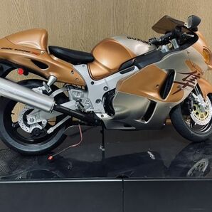 完成品 デアゴスティーニ ハヤブサ 隼 GSX1300R 1/4スケール HAYABUSA DeAGOSTINI ディアゴスティーニ バイク 組み立て済みの画像6