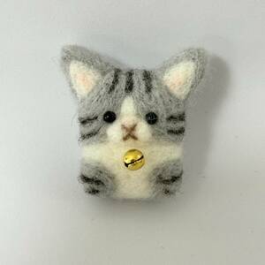 羊毛フェルト　ペタンコブローチ　猫　ハンドメイド